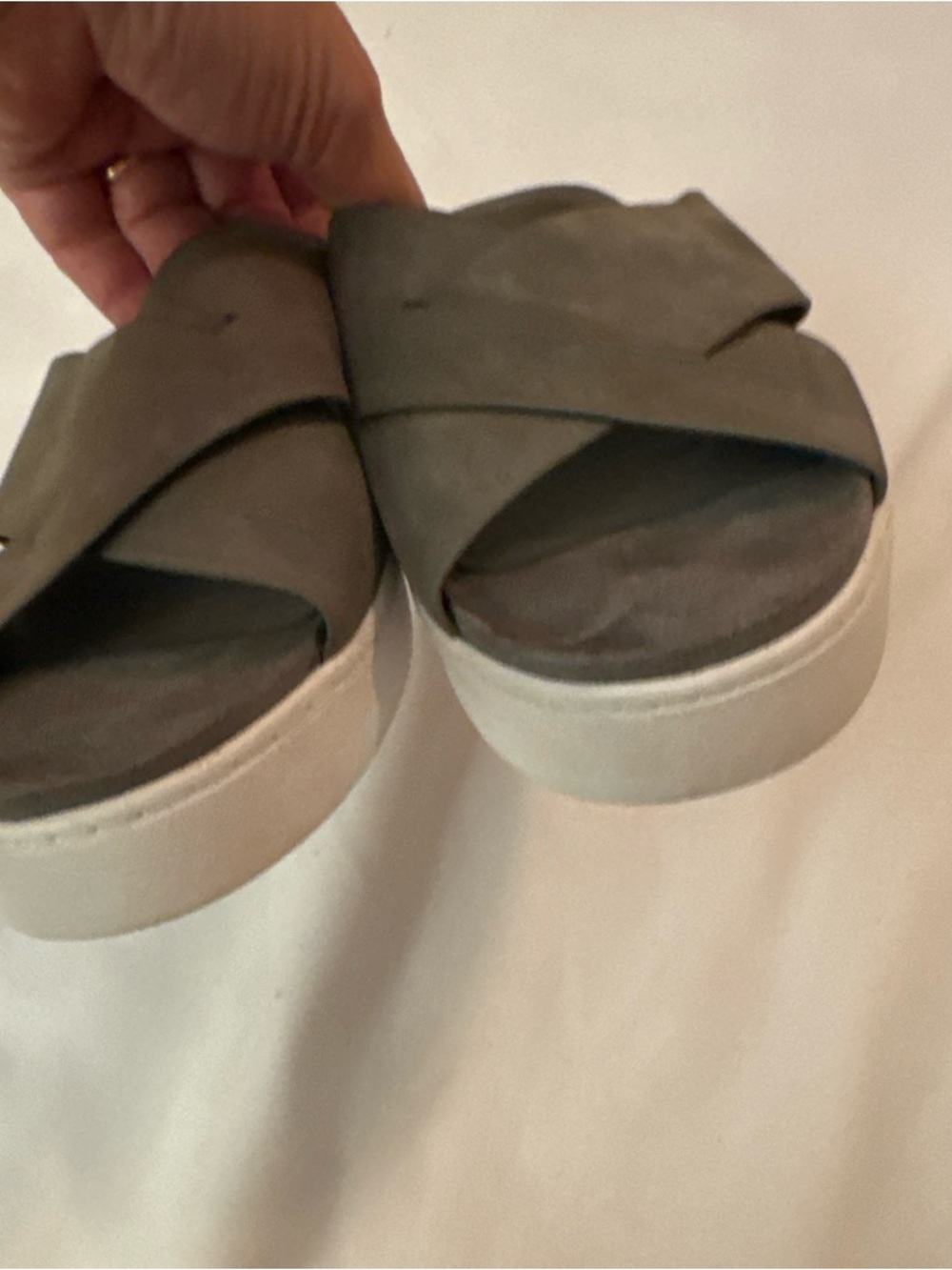 Vionic Splendid Lou Crisscross Slide Mules in Grau - Picture 5 of 10